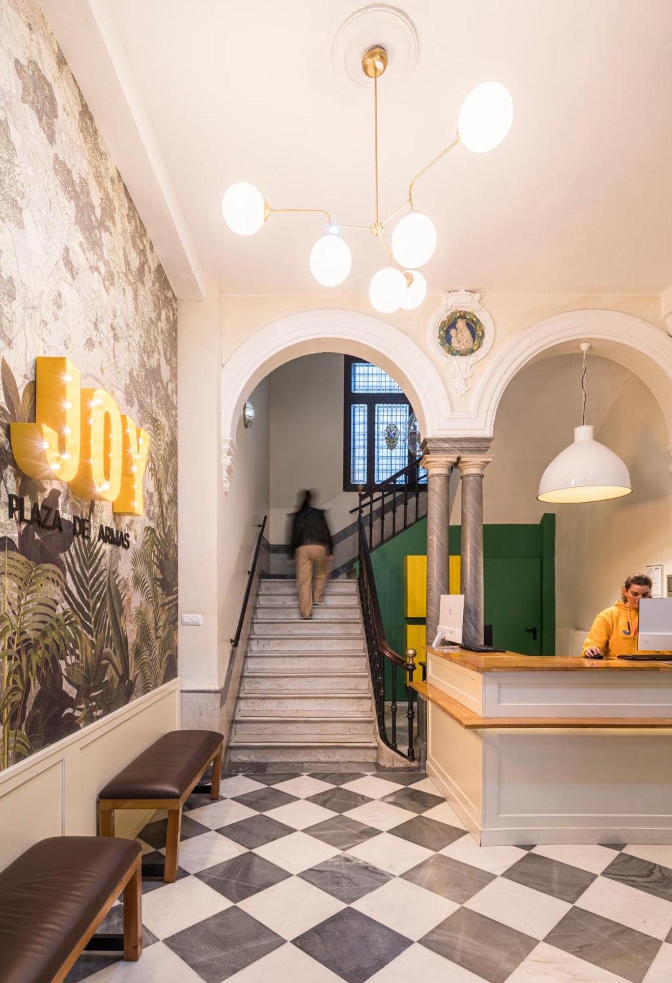 Joy Plaza De Armas Hostel Sevilla